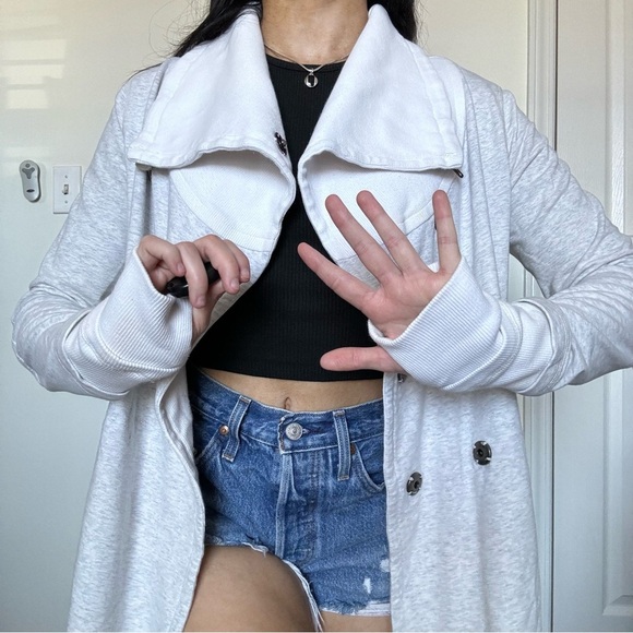 Lululemon Gratitude Wrap Jacket Size 6 - Picture 2 of 7